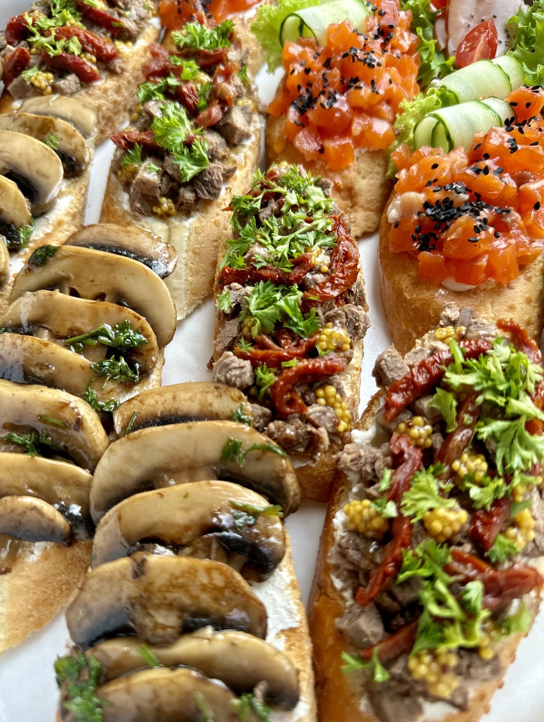 Брускета с шампиньонами Брускета с шампиньонами